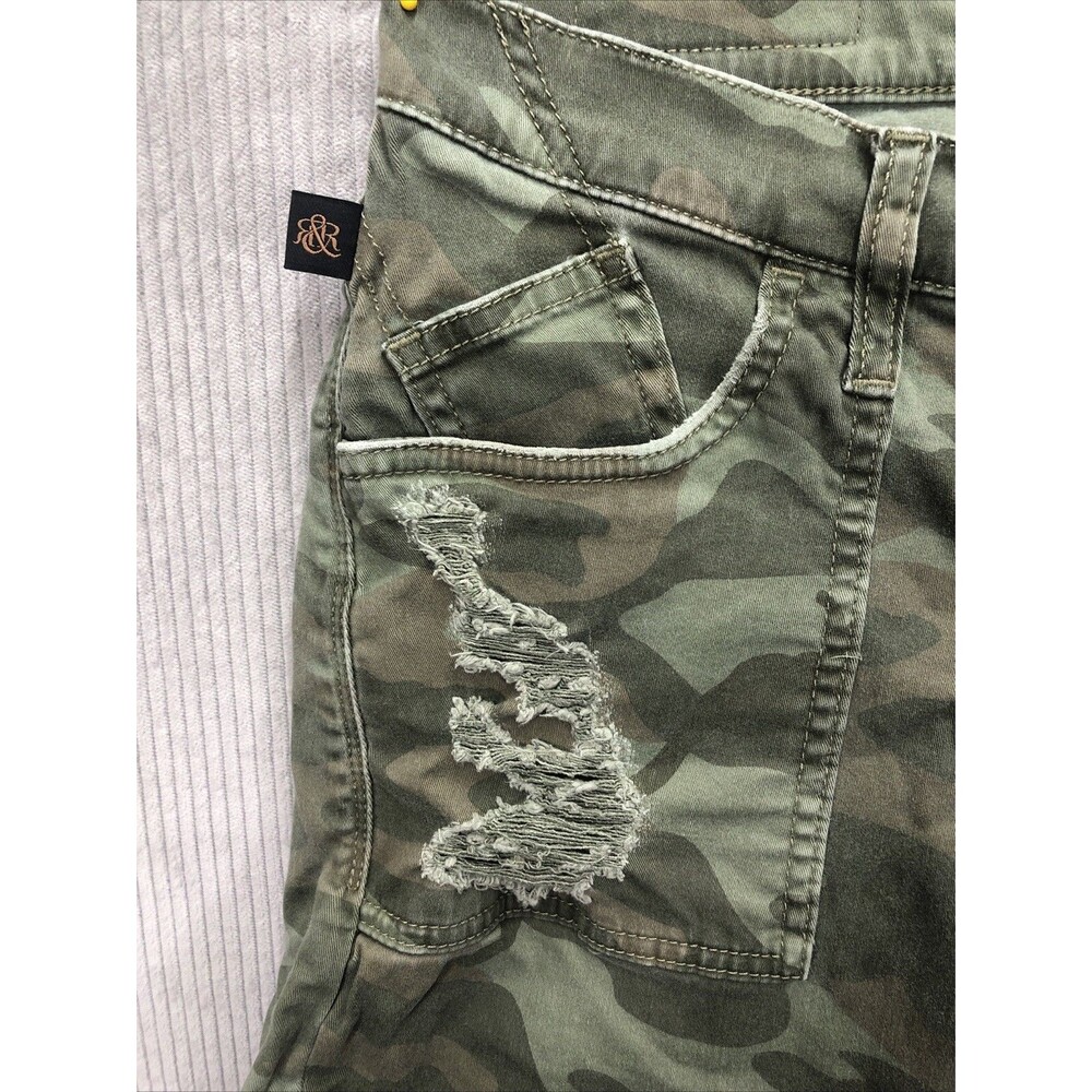 Rock Republic Women Cut Off Shorts Size 4 Camouflage Factory Destroyed - Picture 2 of 14
